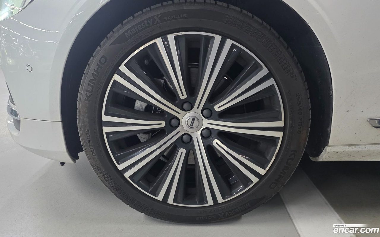 Volvo S90 2023 — 2