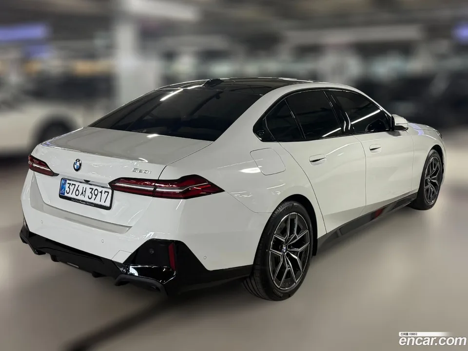 BMW 5 Series 520i M 2026 — миниатюра 2