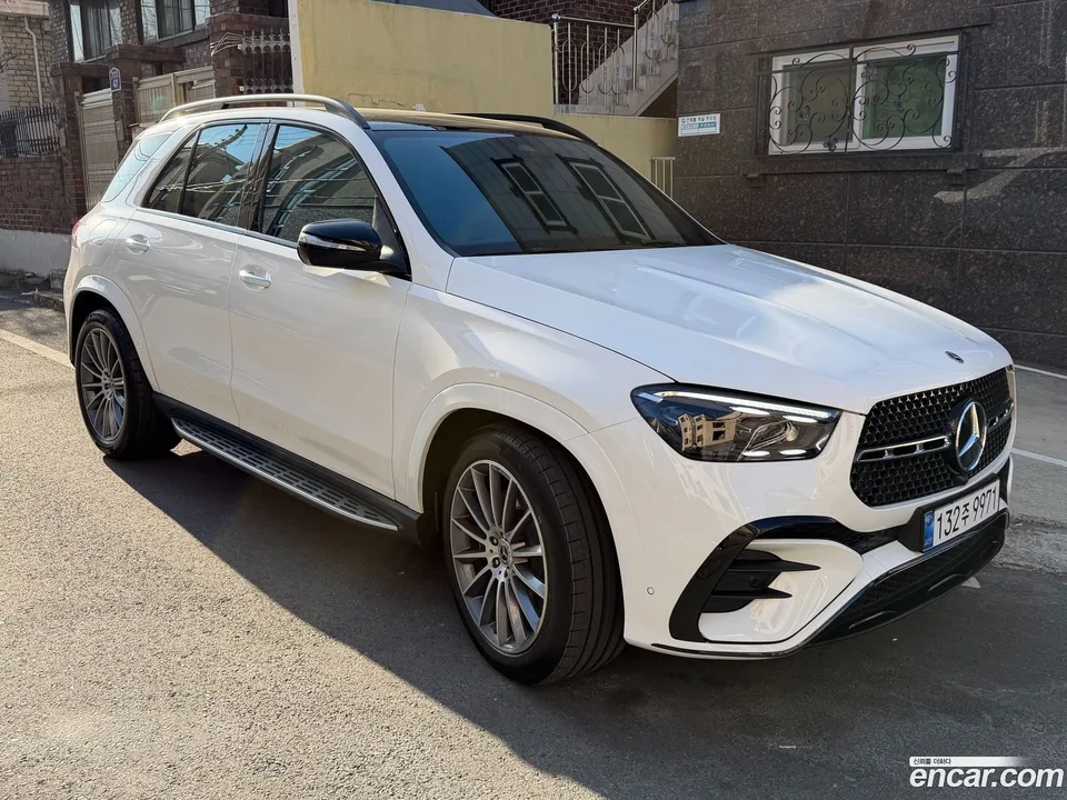 Mercedes-Benz GLE-Class GLE450 4MATIC AMG Line 2026 — миниатюра 3