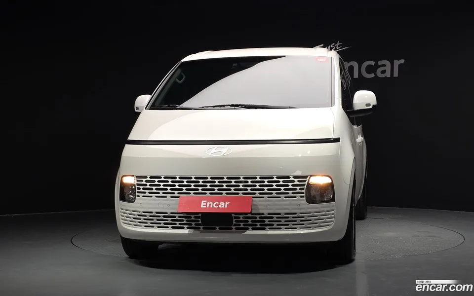 Hyundai Staria 4WD 9 2025 — миниатюра 3