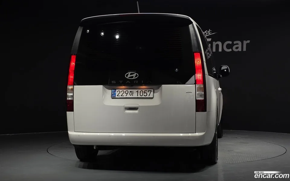 Hyundai Staria 4WD 9 2025 — миниатюра 4