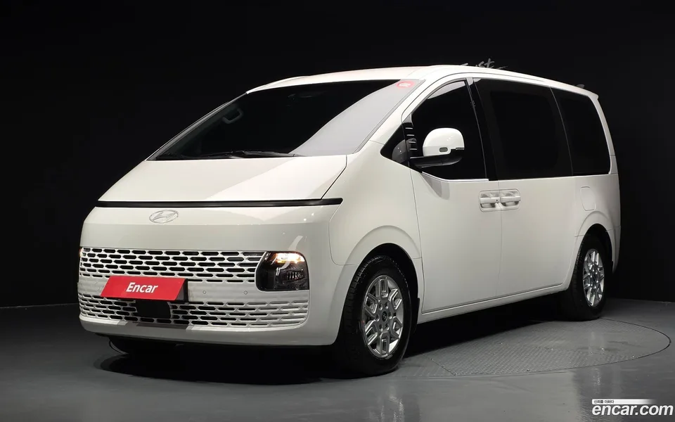 Hyundai Staria 4WD 9 2025 — фото 1, купить с доставкой в Москву