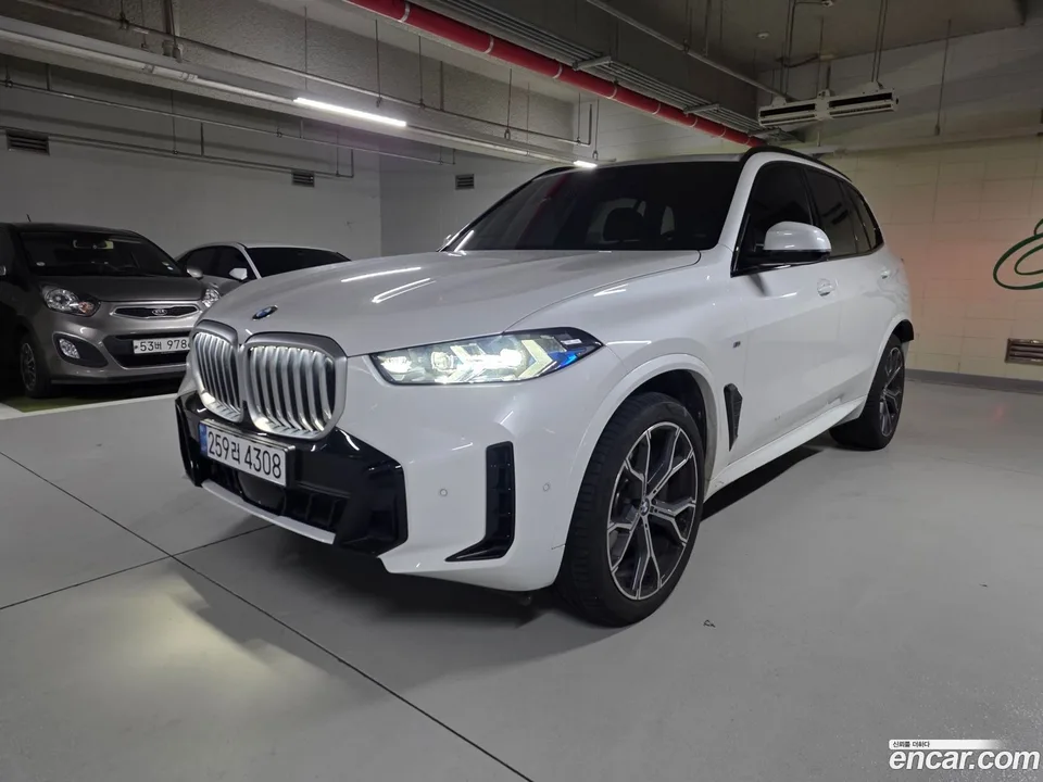 BMW X5 xDrive 40i M 2025 — миниатюра 3