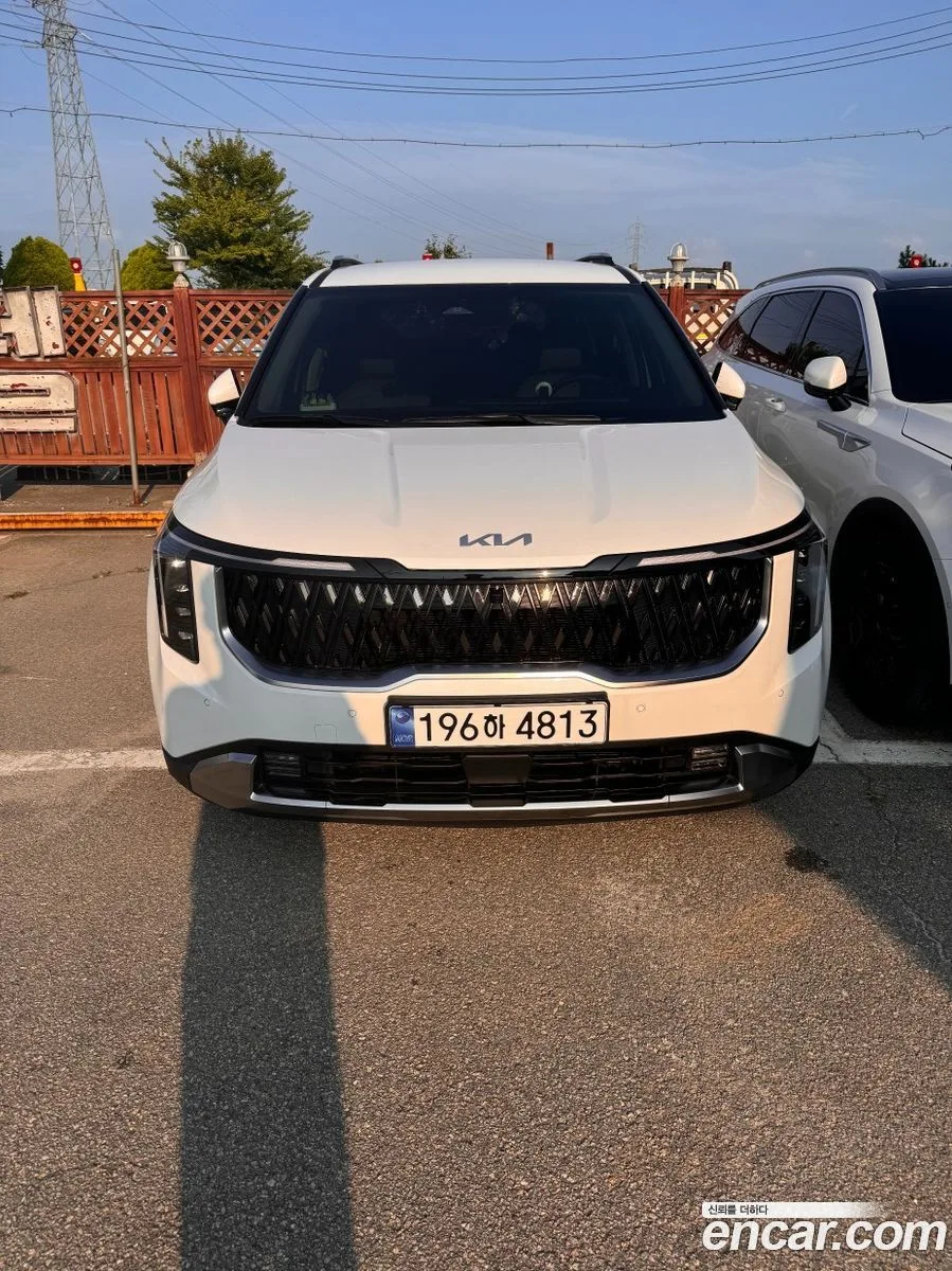 Kia Carnival 9 2024 — фото 1, купить с доставкой в Москву
