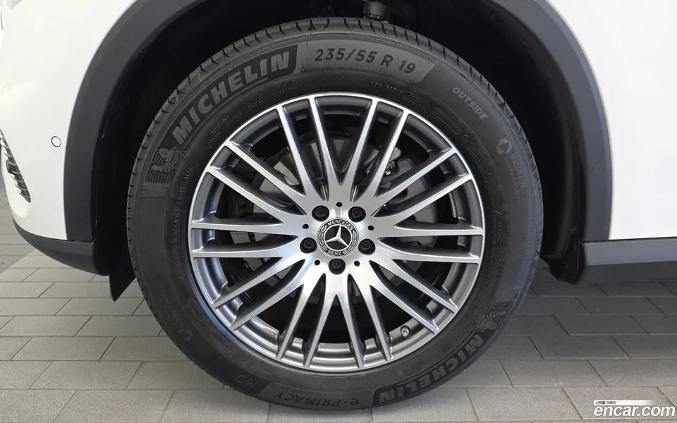 Mercedes-Benz GLC-Class GLC300 4MATIC 2026 — миниатюра 2