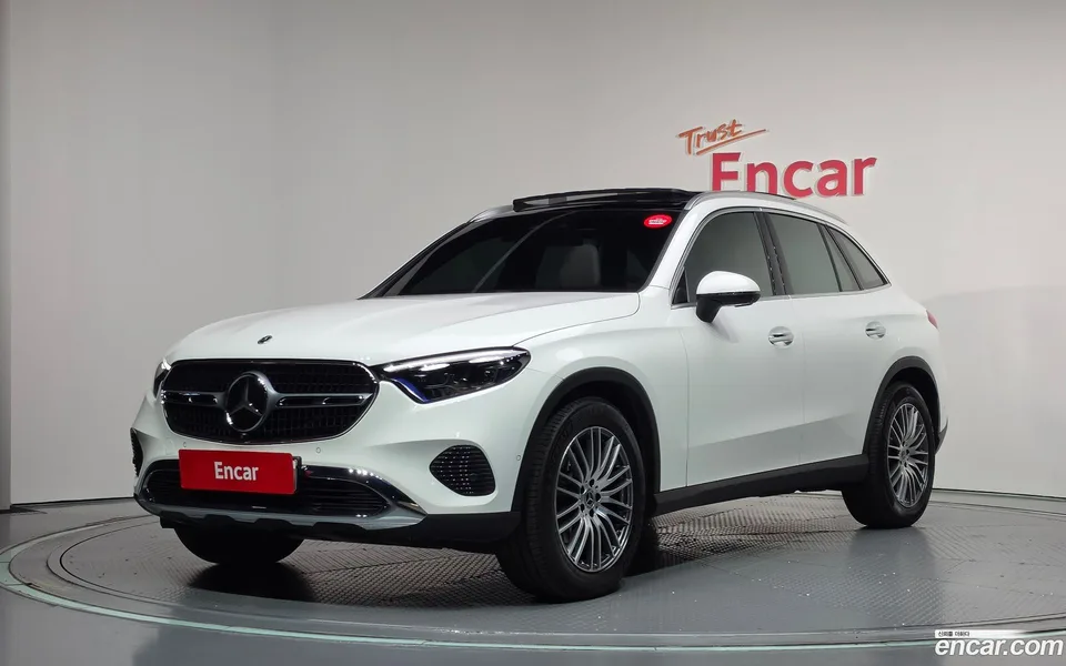 Mercedes-Benz GLC-Class GLC300 4MATIC 2026 — фото 1, купить с доставкой в Москву