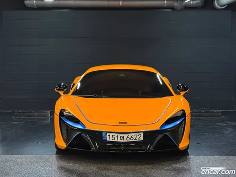 McLaren Artura 2023