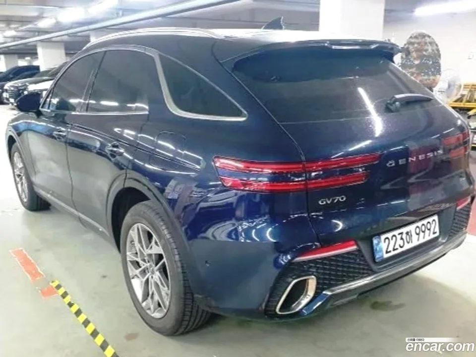 Genesis GV70 2.5T 2WD 2024 — миниатюра 2