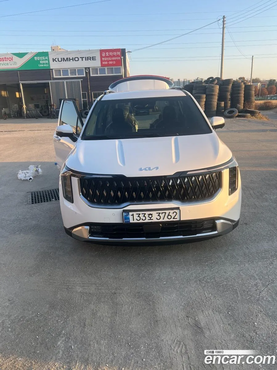 Kia Carnival HEV 9 2025 — фото 1, купить с доставкой в Москву