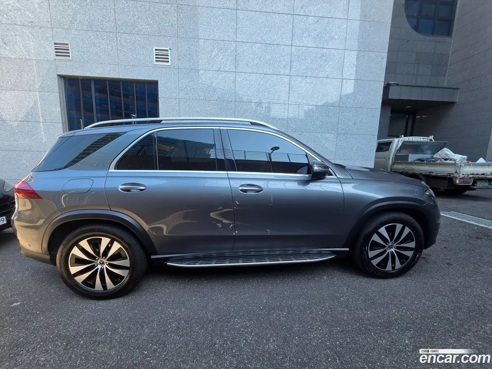 Mercedes-Benz GLE-Class GLE300d 4MATIC 2025 — миниатюра 3