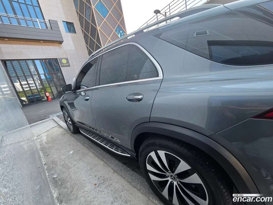 Mercedes-Benz GLE-Class GLE300d 4MATIC 2025 — миниатюра 4