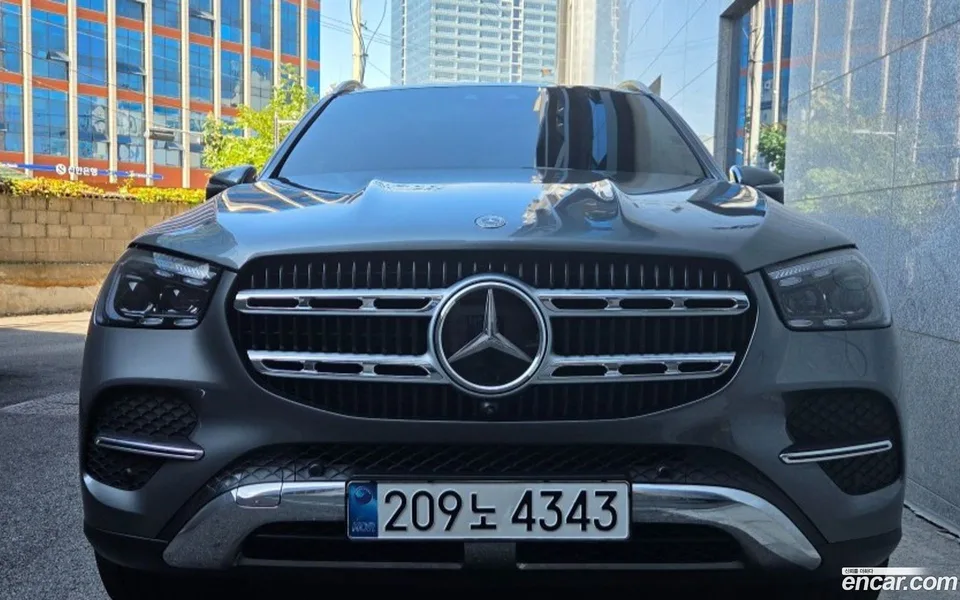 Mercedes-Benz GLE-Class GLE300d 4MATIC 2025 — фото 1, купить с доставкой в Москву