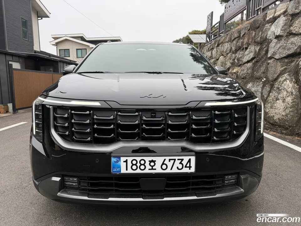 Kia Carnival 7 X Line 2025 — фото 1, купить с доставкой в Москву