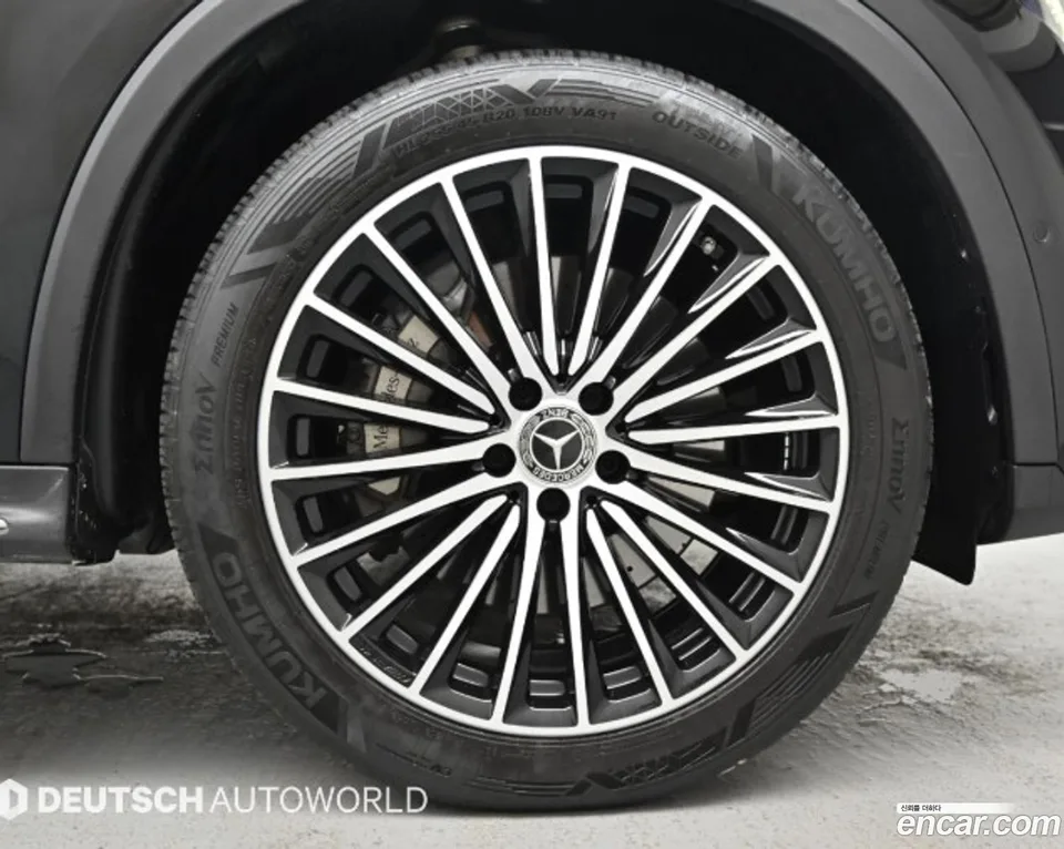 Mercedes-Benz GLC-Class GLC300 4MATIC AMG Line 2024 — миниатюра 5