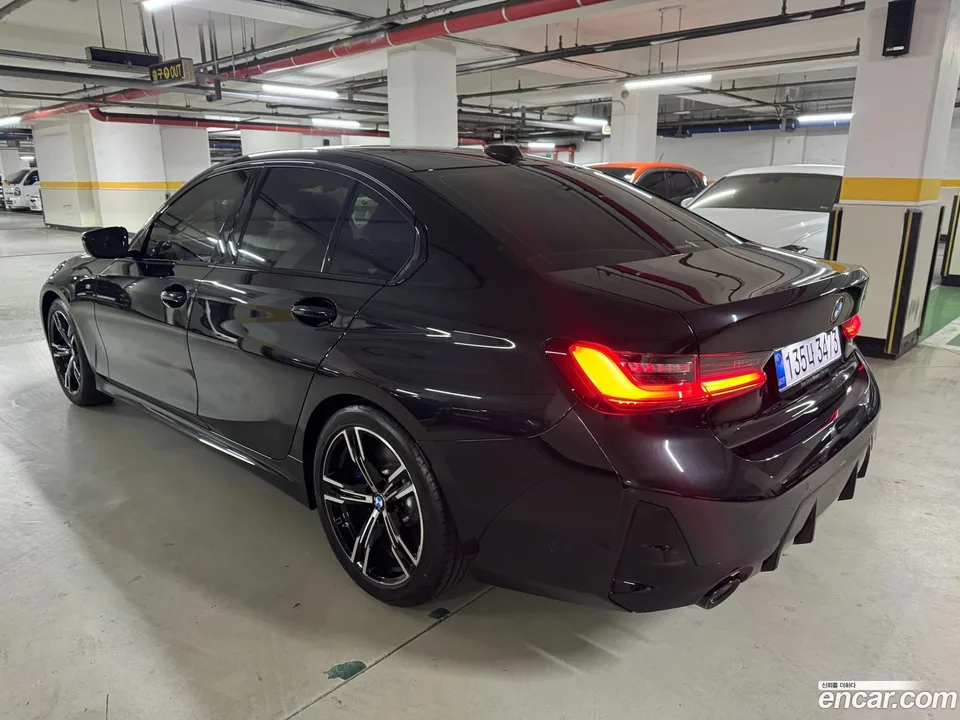 BMW 3 Series 320i M 2025 — thumbnail 5
