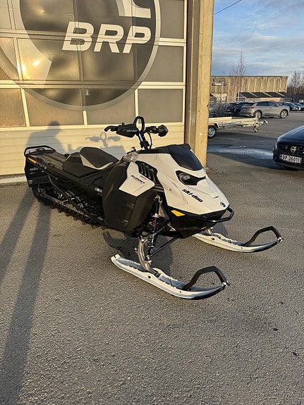 Ski-doo Summit Adrenaline 600R E-TEC 2025