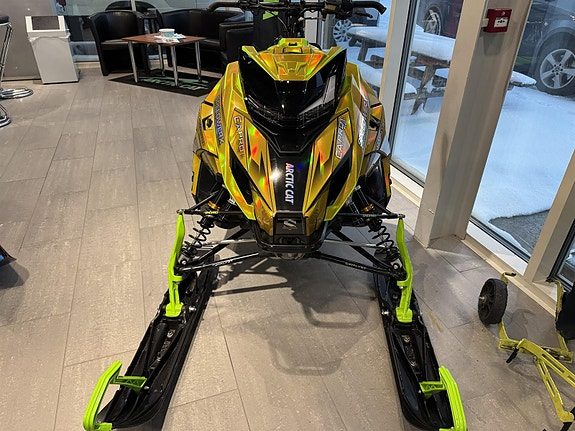 Arctic-cat Catalyst M 146 2025 — 2