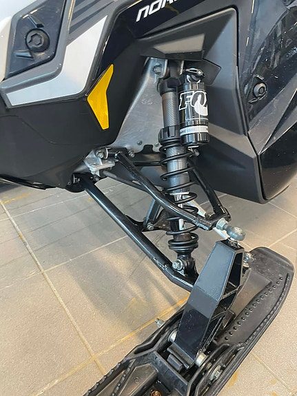 Polaris Prostar S4 Nordic Pro 2024 — 3