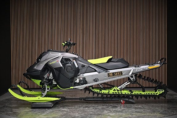 Ski-doo Summit Expert 850 E-TEC 2023 — 2