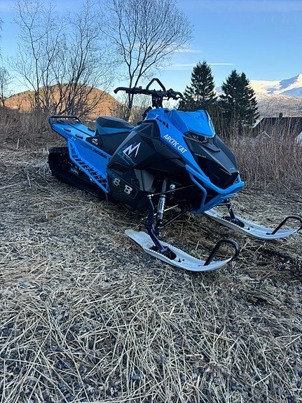 Arctic-cat 858 Mountain cat (jaws) 2025 — 2