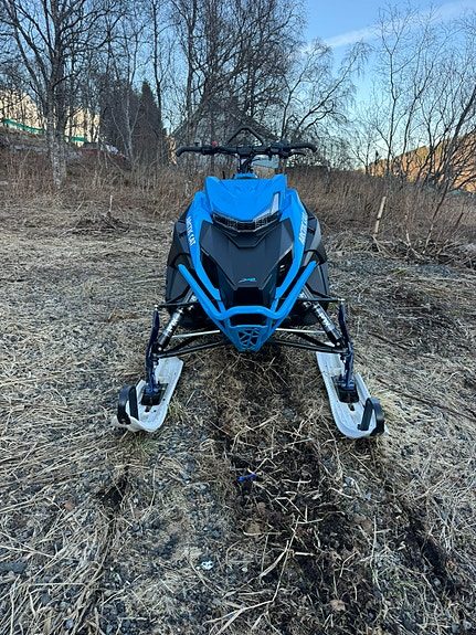 Arctic-cat 858 Mountain cat (jaws) 2025 — 3