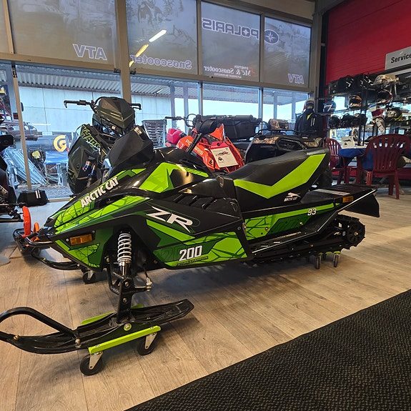 Arctic-cat ZR 200 ES 2025 — 2
