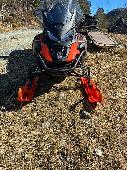 Lynx Xterrain Brutal 850 E-TEC 2022 — 2