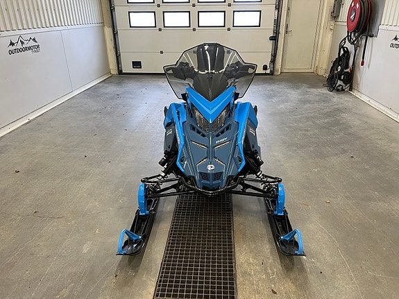 Polaris PROSTAR S4 INDY ADVENTURE 137, NY 2024, MVA fradrag! 2024 — 2