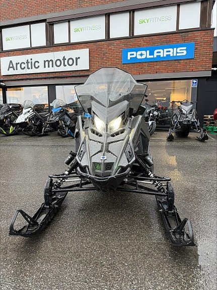 Polaris PROSTAR S4 INDY Adventure 137 Demo 2025 — 3