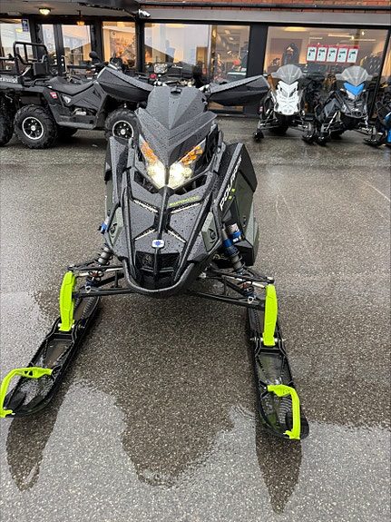 Polaris 9R Switchback Assault 146 Escape Demo 2026 — 3