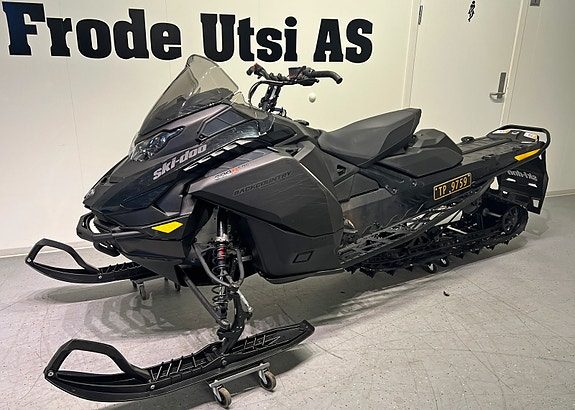 Ski-doo Backcountry Adrenaline 600R E-tec 2024