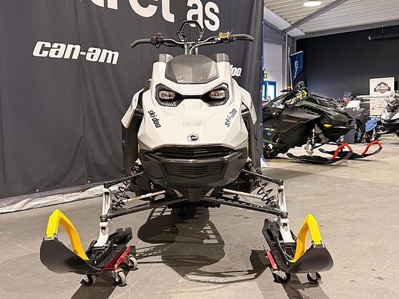 Ski-doo Summit Adrenaline 600R E-TEC *SOM NY/ISRIVERE/AVT.SKVETTLAPP* 2025 — 3