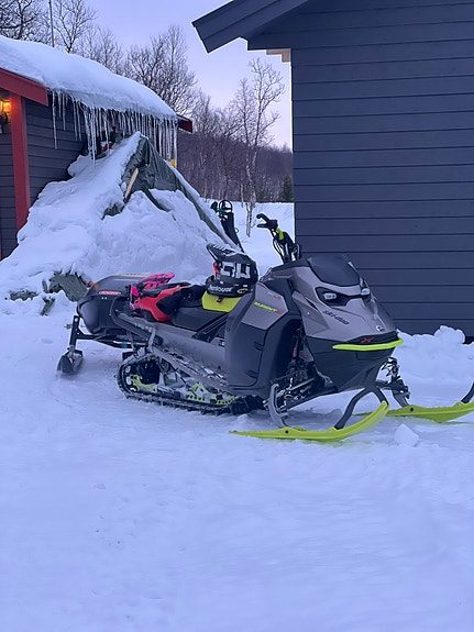 Ski-doo Summit X Expert 850 E-TEC Turbo R HUB 2023