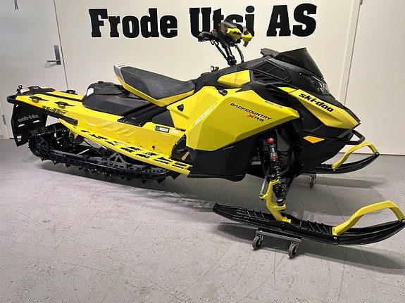 Ski-doo Backcountry X-RS 146" 850 E-tec Turbo R 180hk 2025