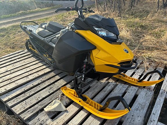 Ski-doo Summit Neo+ 600 EFI 2023
