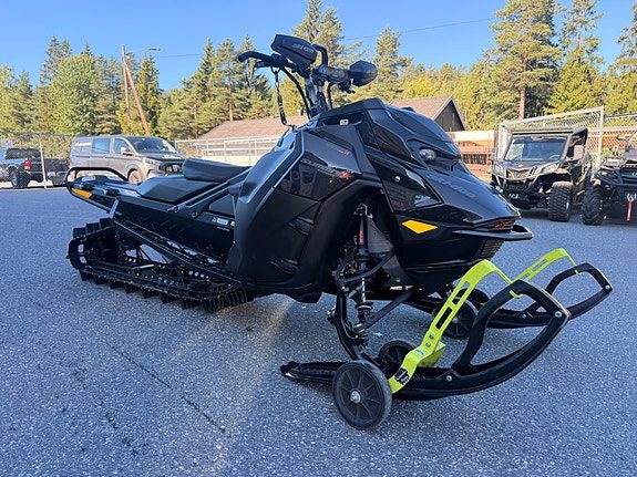 Ski-doo Summit X Expert 850Turbo R "lav kilometer" 2023 — 3
