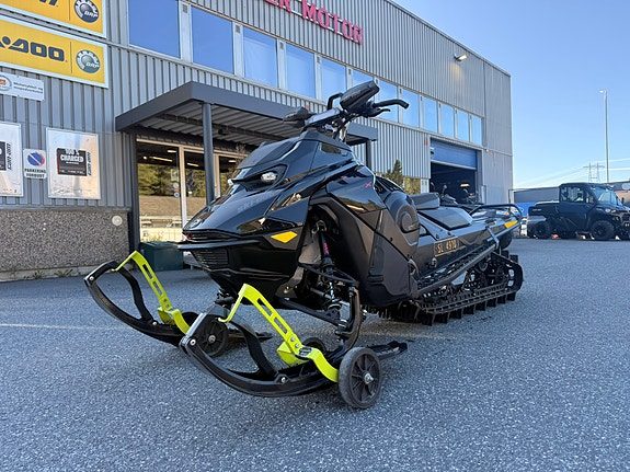 Ski-doo Summit X Expert 850Turbo R "lav kilometer" 2023