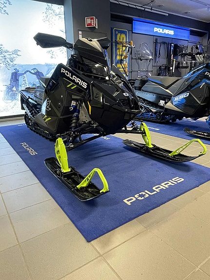 Polaris 9R SWB Assault 146 Escape 2026 — 3