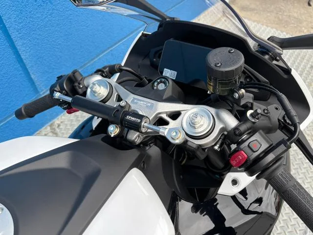 CFMoto 675SR-R 2026 — миниатюра 2