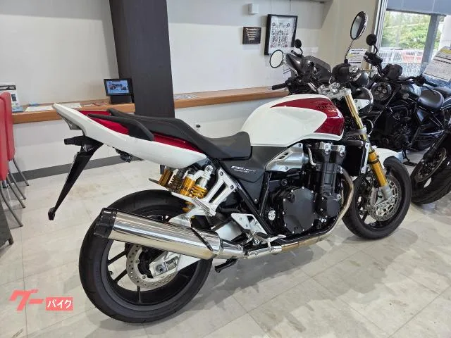 Honda CB1300Super Four SP FINAL Edition 2025 — миниатюра 3