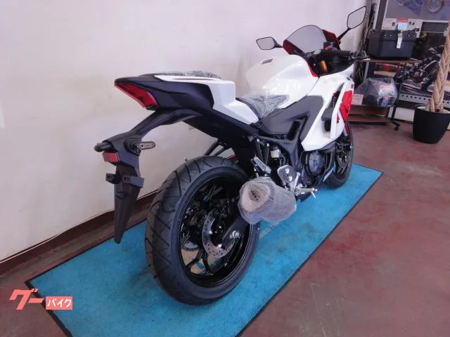 Yamaha YZF-R25 70th Anniversary Edition 2026 — миниатюра 5