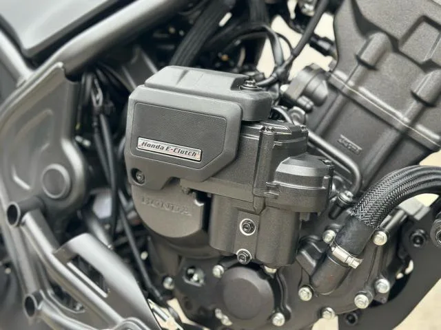 Honda 250 E-Clutch ABS 2026 2026 — миниатюра 2