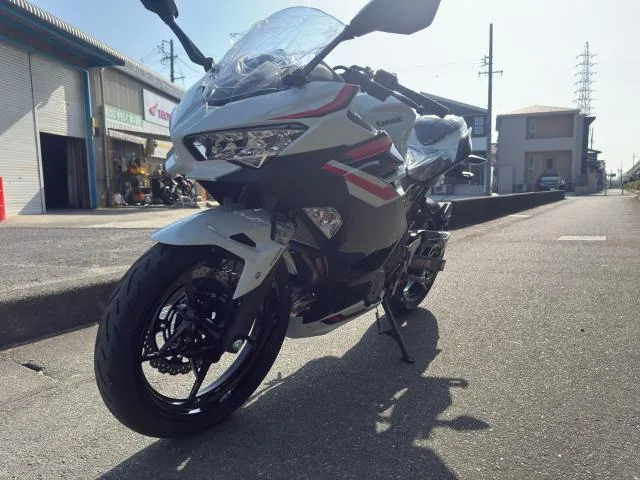 Kawasaki Ninja 400 2026 — миниатюра 2