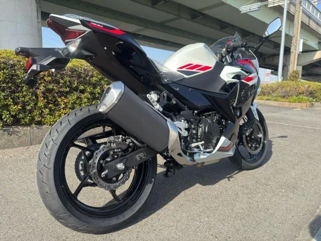 Kawasaki Ninja 400 2026 — миниатюра 3