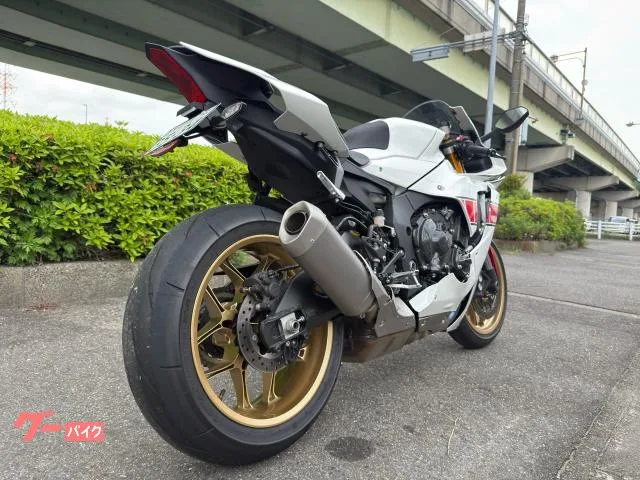 Yamaha YZF-R1WGP 60th Anniversary ETC 2022 — миниатюра 3