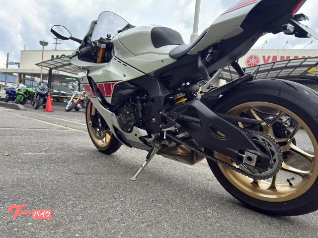 Yamaha YZF-R1WGP 60th Anniversary ETC 2022 — миниатюра 4