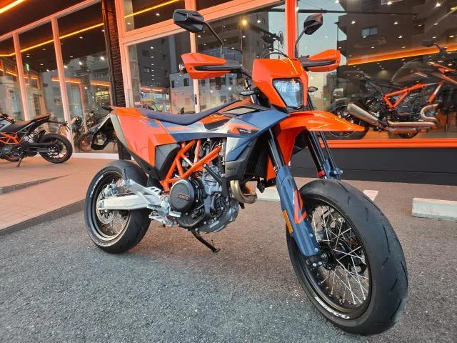 KTM 690SMC R 2026 — миниатюра 3