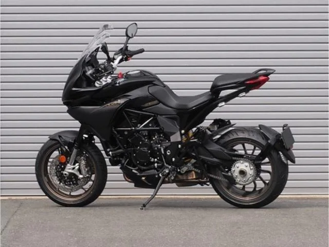 MV AGUSTA 800 LUSSO SCS 2023 — миниатюра 4