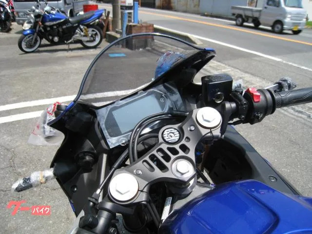 Yamaha YZF-R25 2025 — миниатюра 2