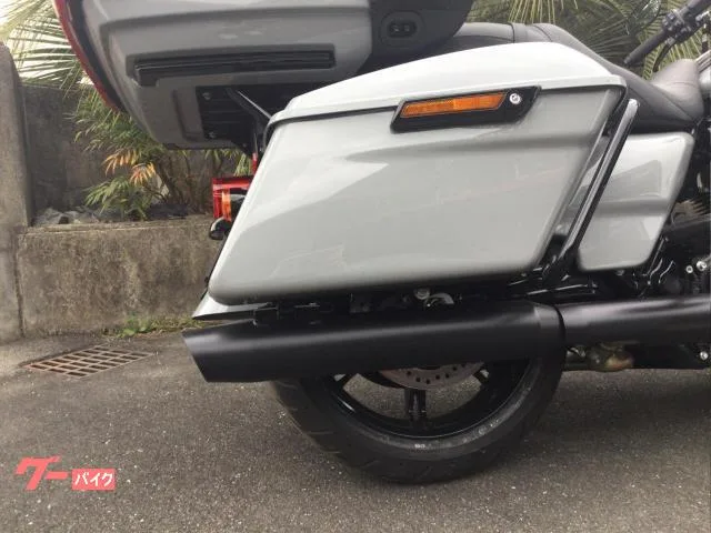 HARLEY-DAVIDSON FLTRK 2025 — миниатюра 2